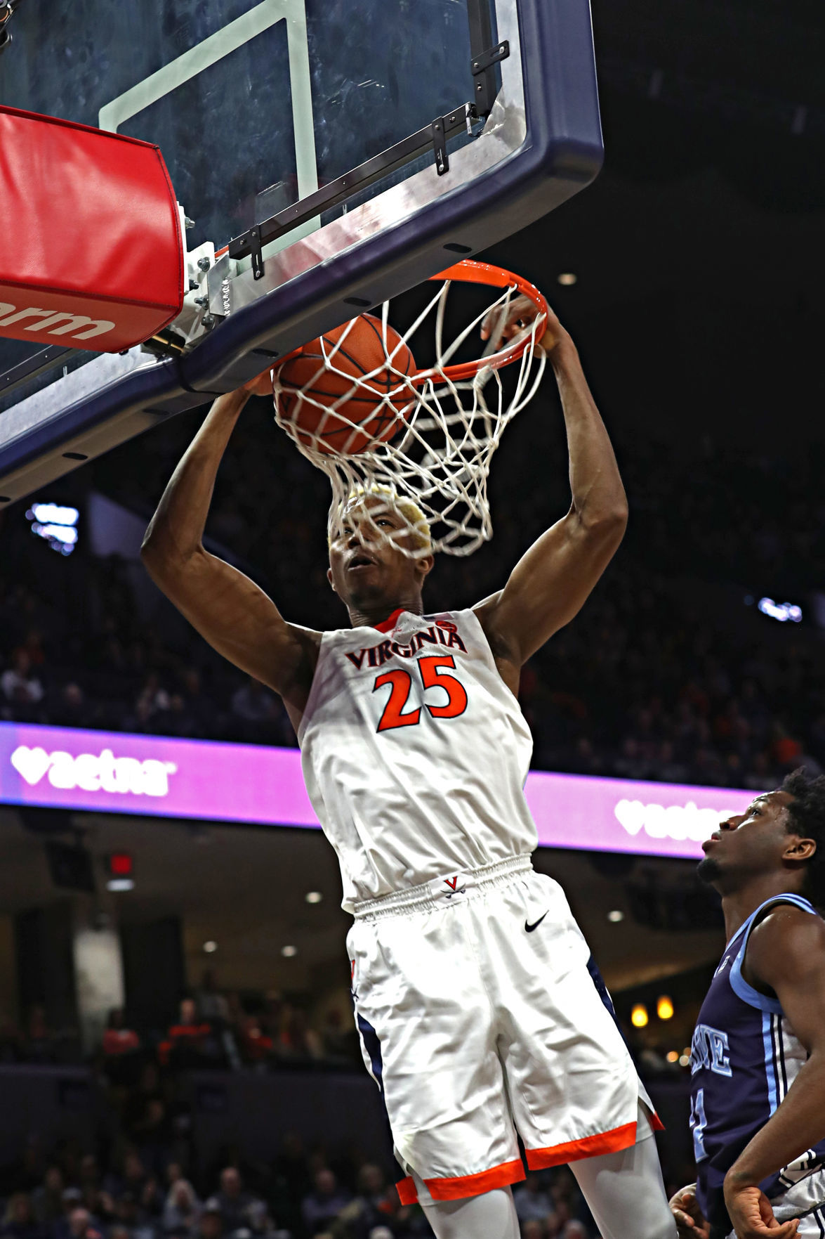 20191127_cdp_sports_uvabasketball139.JPG